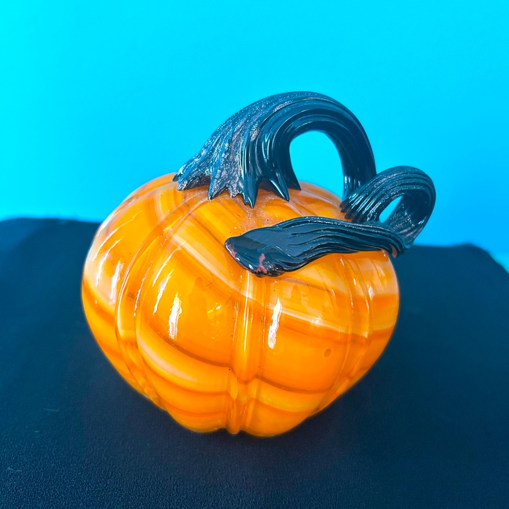 Stunning Art Glass Orange Pumpkin Figurine/ Decoration